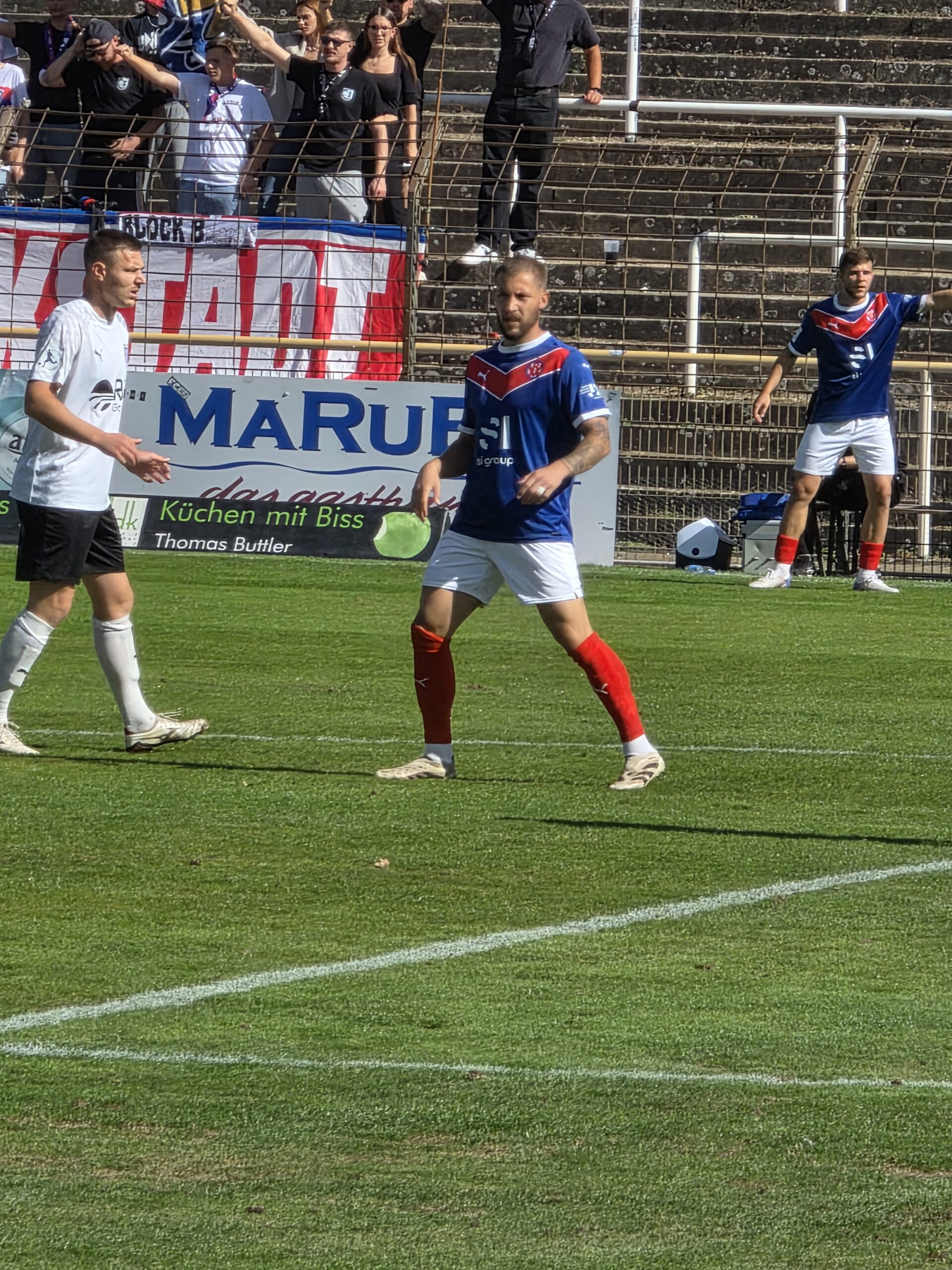 VfR Mannheim dominiert die Gäste aus Hessen